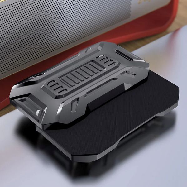 Infinity Slider i metall vilande på svart bas – modern bordsdesign