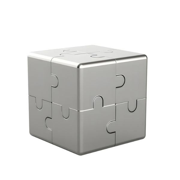 Silverfärgad magnetisk pusselkub i hel form