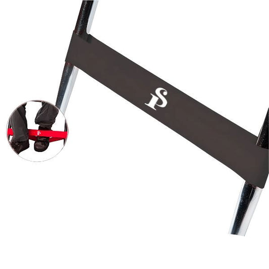 Stolband monterat mellan stolsben för att ge rastlösa fötter rörelseutrymme.