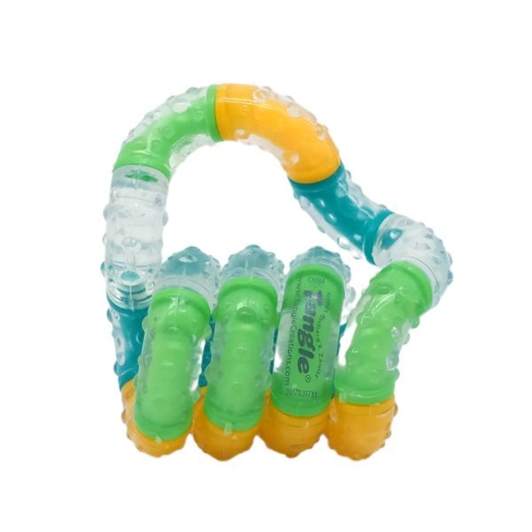 Tangle BrainTools Imagine i limegrönt, orange och vitt, ihoprullad i kompakt form