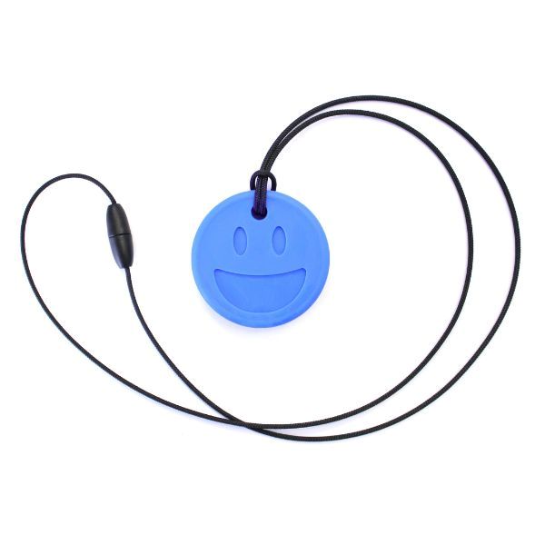Blått Smiley Face-halsband med säkerhetsspänne för trygg tuggning.