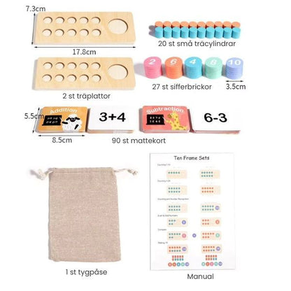 Översikt över innehållet i matematikspel – träplattor, sifferbrickor, kort, manual och påse