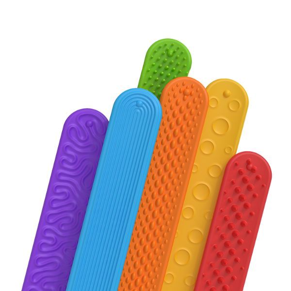 Sex färgglada sensoriska fidgetarmband med olika taktila texturer för stressreducering och fokus.