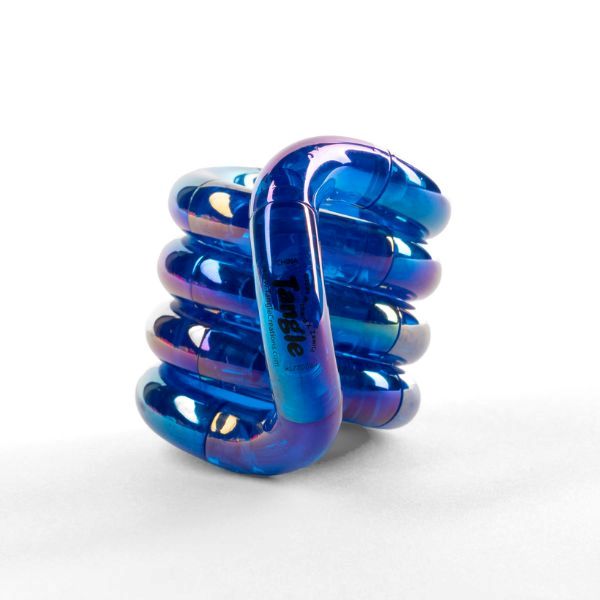 En glittrande blå fidgetleksak med iriserande finish, designad för att förbättra fokus och minska stress.