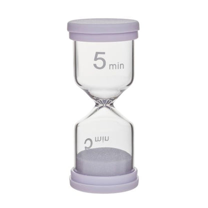 Timglas 5 minuter med lila lock och sand, visuellt hjälpmedel för struktur och rutiner vid NPF.