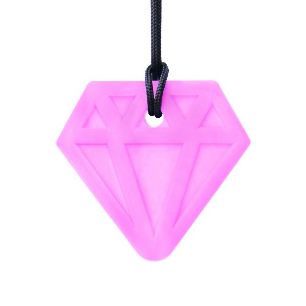 Transparent rosa tugghalsband i diamantform med svart snöre.