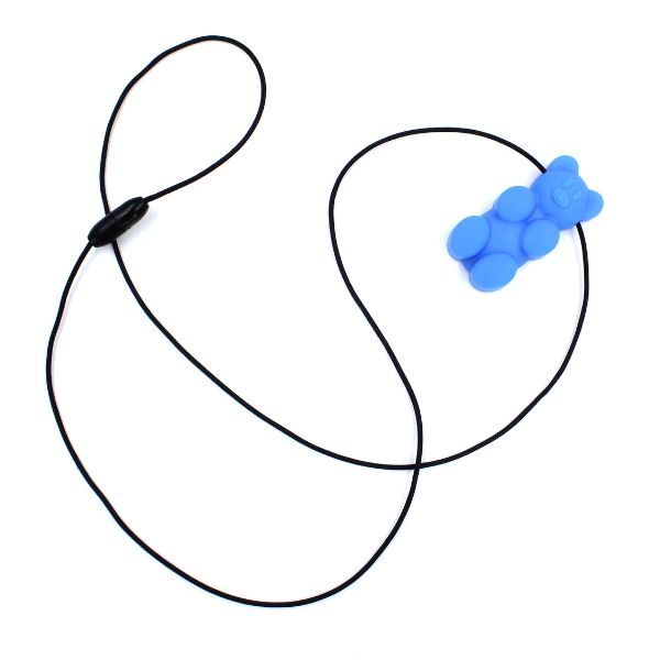 Gummibjörn-halsband med snöre och säkerhetslås för enkel användning.