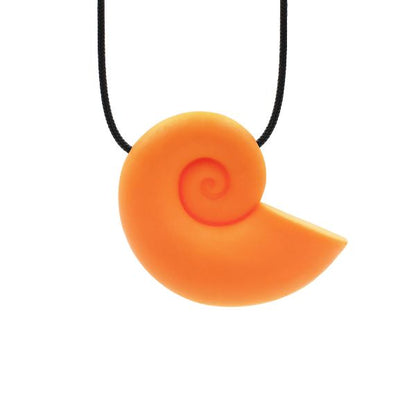 Orange Snäckskal-halsband – perfekt för sensorisk stimulans.